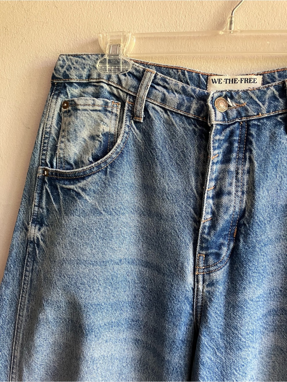 We The Free Good Luck Mid Rise Barrel Jeans Size 29 Medium Wash Wide Leg Denim - Picture 7 of 16